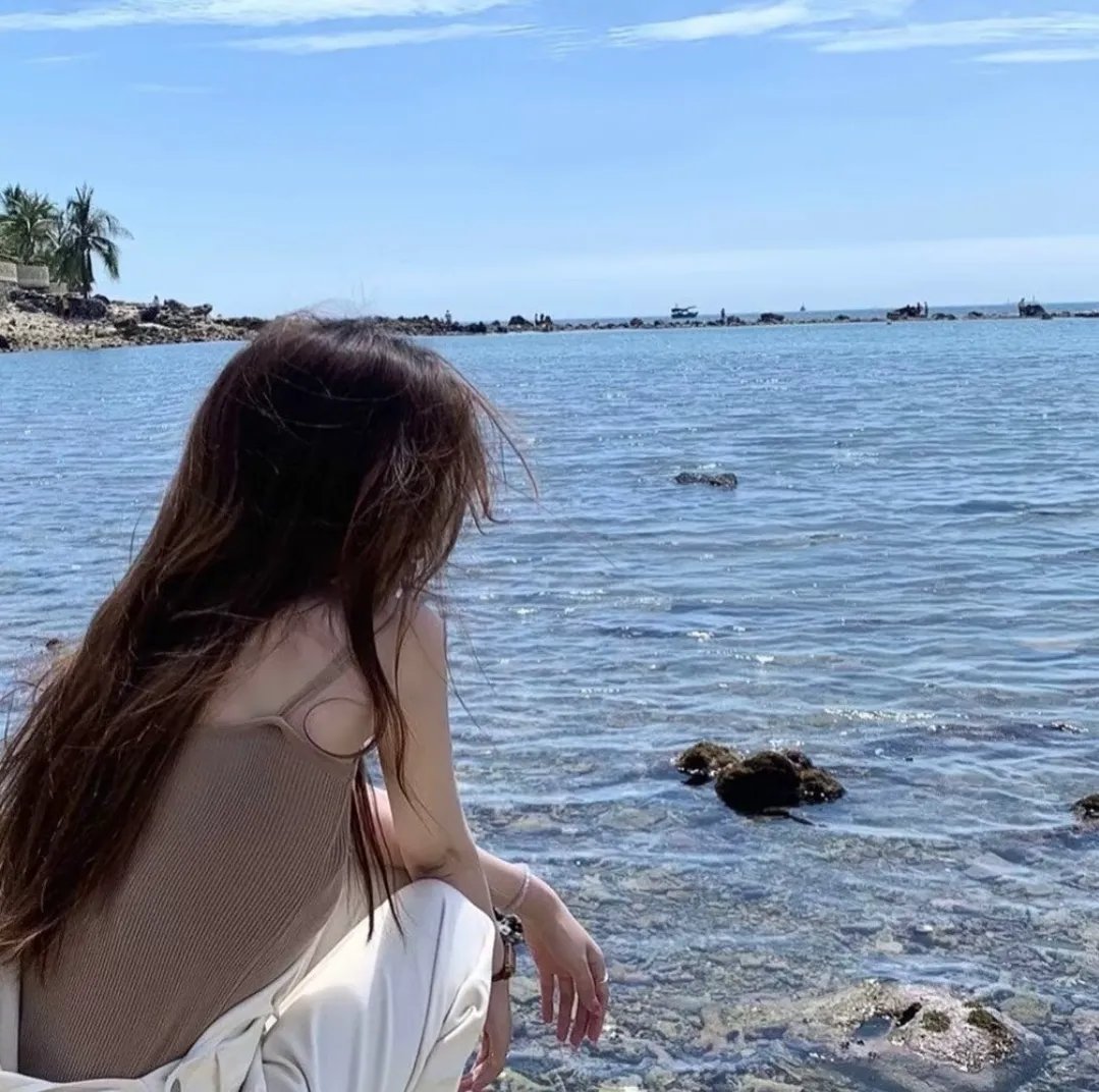 猴形扣手海报