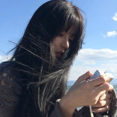 生命的托举海报
